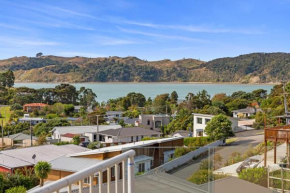 Takiwatanga - Raglan Holiday Home, Raglan